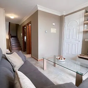 https://primera-linea-de-playa-vistas-al-mar.tenerifehoteles.net